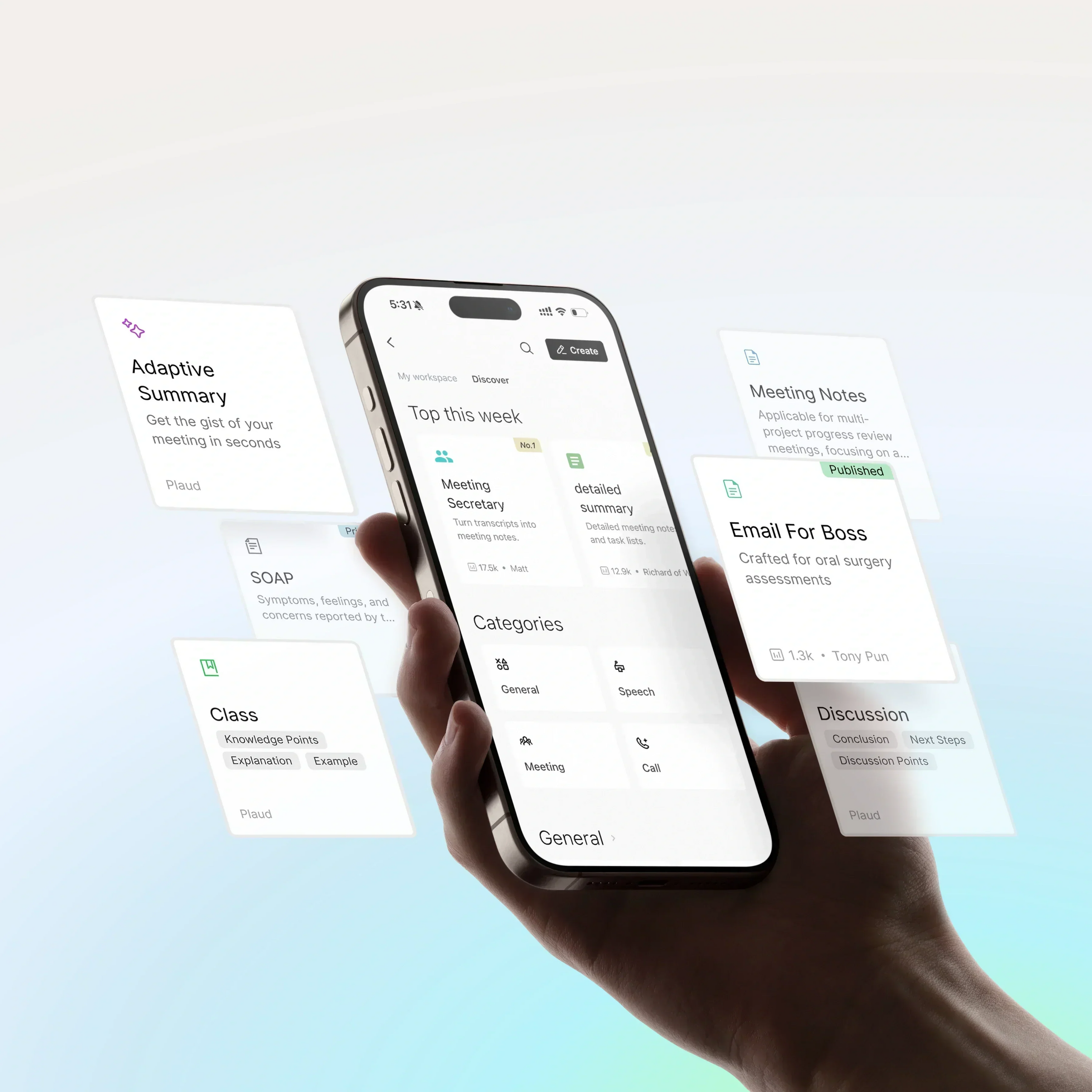 Interfaz de Plaud App en un smartphone, mostrando resúmenes adaptativos, notas de reuniones y emails generados por IA.