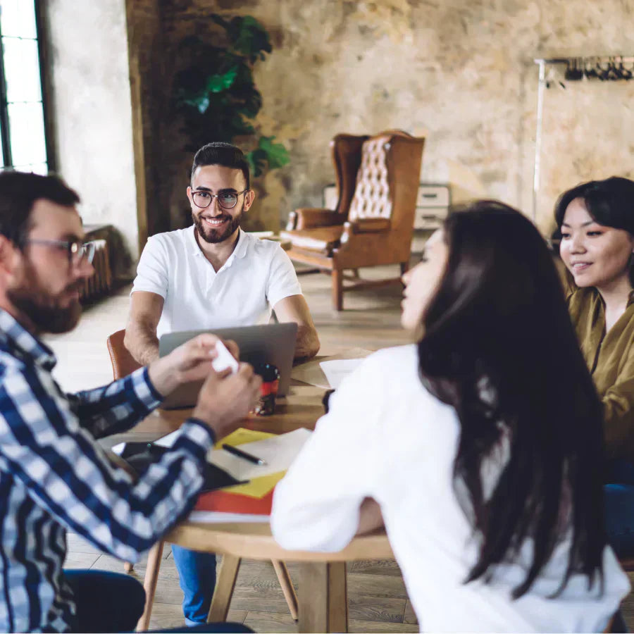 Los 15 mejores juegos para romper el hielo en las reuniones y dar energía a tu equipo