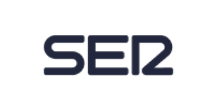 Logotipo de SER en azul oscuro sobre fondo negro.